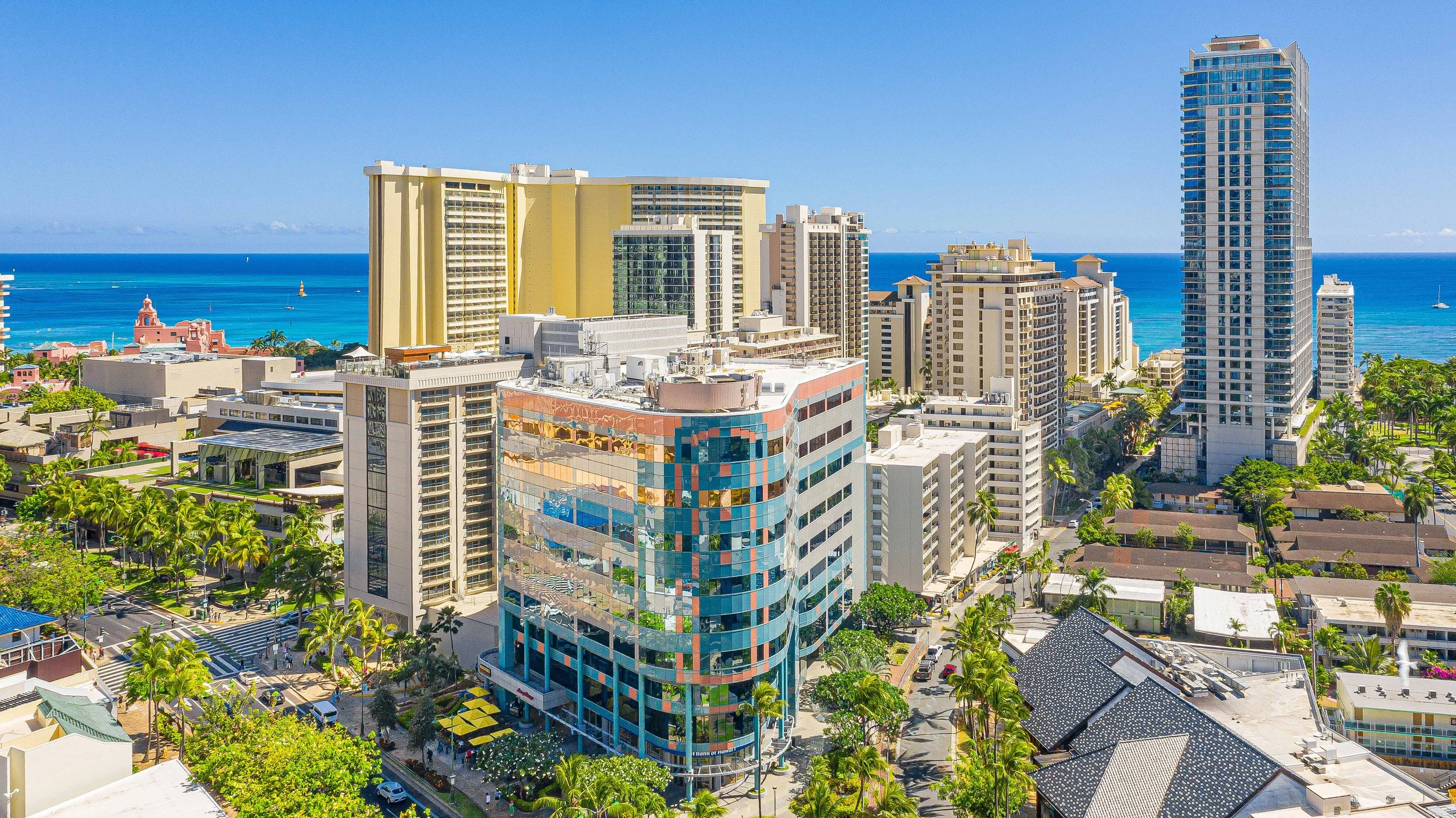 Tenant Gallery — Bank Of Hawaii Waikiki Center